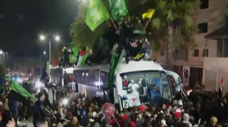 مصلحة السجون الإسرائيلية: إطلاق سراح 90 أسيرا فلسطينيا ضمن صفقة التبادل واتفاق غزة